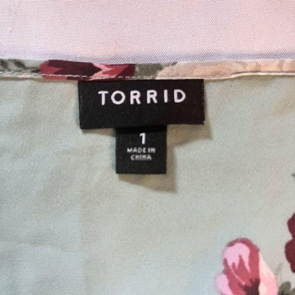 Torrid Mint Green Floral Print Keyhole Georgette Sheer Blouse Size 1 - Picture 3 of 6